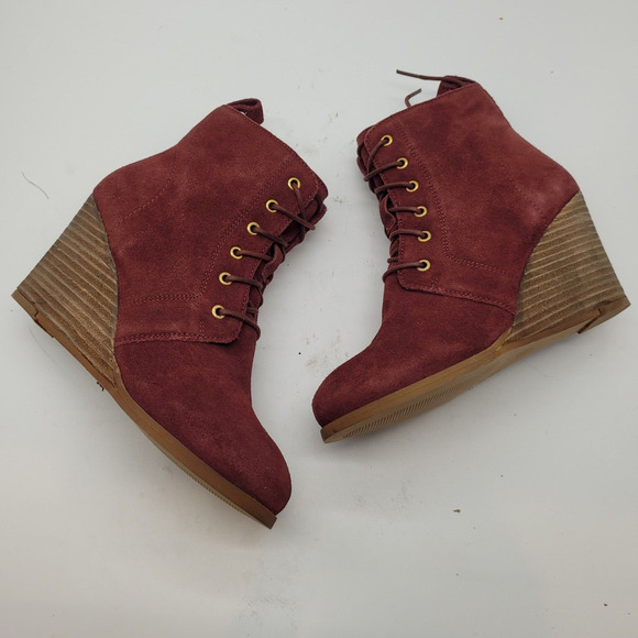 New DIBA Womens boot Size 6.5 burgundy red Suede leather wedge heel lace up - Picture 3 of 10
